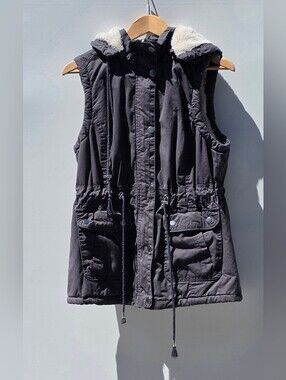 YMI Size L Dark Gray Sleeveless Hooded Puffer Vest with Faux Fur Trim